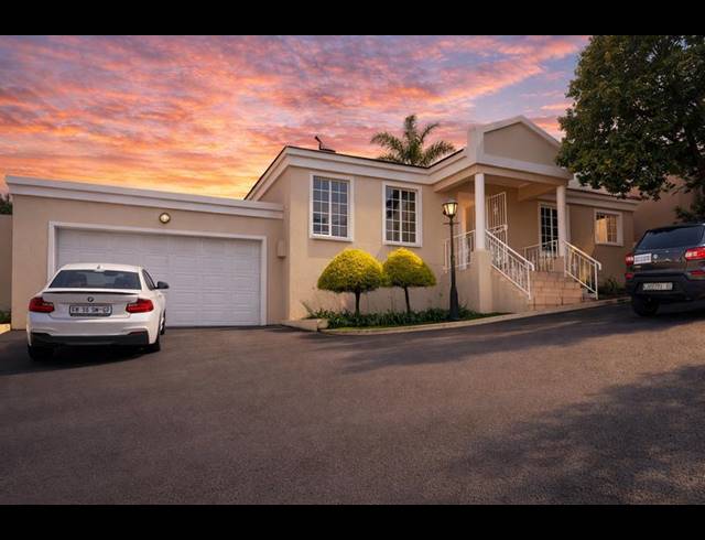 2 BEDROOM SIMPLEX FOR SALE IN WATERKLOOF RIDGE